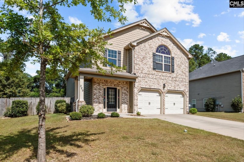 Property image 2 of 329 Grey Oaks Court in Grey Oaks, Lexington, SC 29072