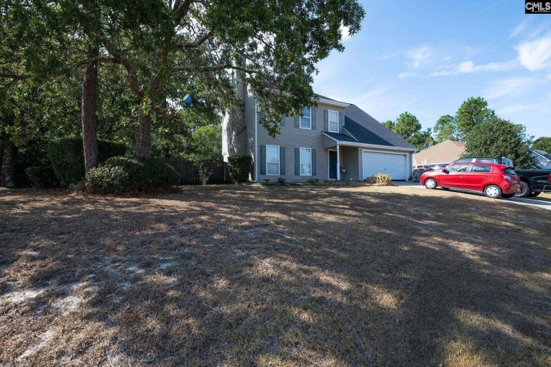 Property image 2 of 728 Leafy Bend Court in Bridleridge, Lexington, SC 29073
