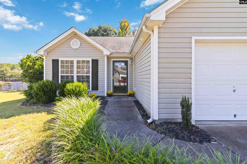 Property image 4 of 140 Hobden Court in Maple Grove, Lexington, SC 29073