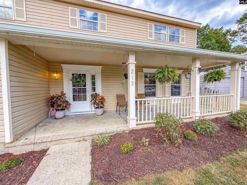 Property image 3 of 212 Maple Tree Court in Garden Pond, Lexington, SC 29073