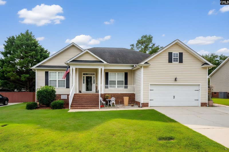 1002 Leamington Circle