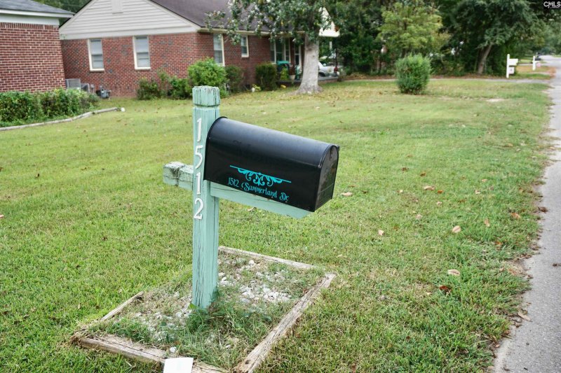 Property image 3 of 1512 Summerland Drive in Broad Acres, Cayce, SC 29033-2821