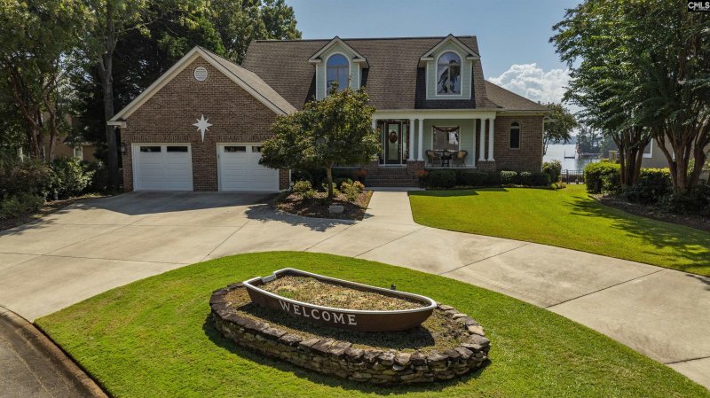 Property image 2 of 218 Lake Vista Drive in Timberlake Plantation, Chapin, SC 29036