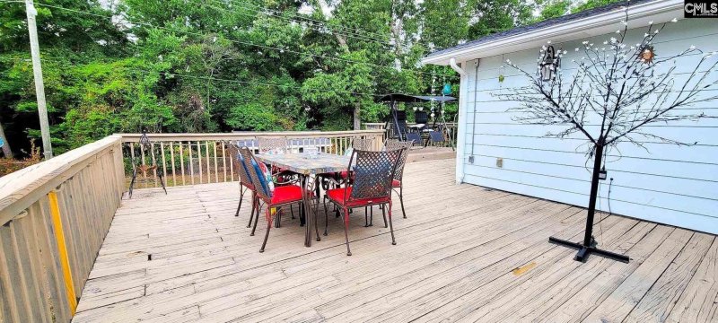 Property image 3 of 404 Meadowlake Drive in Meadowlake, Columbia, SC 29203