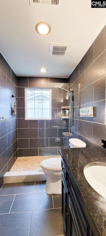 Property image 5 of 404 Meadowlake Drive in Meadowlake, Columbia, SC 29203