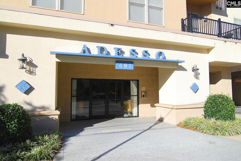 Property image 2 of 601 Main Street 512 in Adesso, Columbia, SC 29201-5513