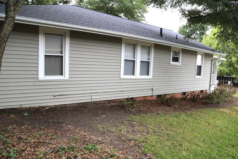 Property image 5 of 1302 Woodrow Street in Melrose Heights, Columbia, SC 29205-1229