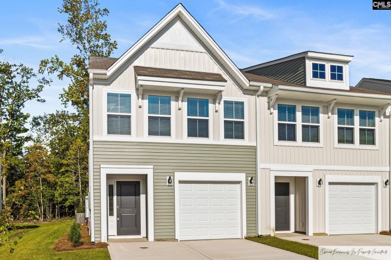 Property image 2 of 437 Pepperbush Lane in Murray Village, Lexington, SC 29072