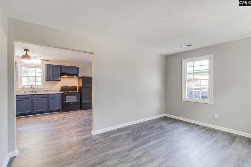 Property image 5 of 901 Slash Pine Lane in Pine Forest, Columbia, SC 29203