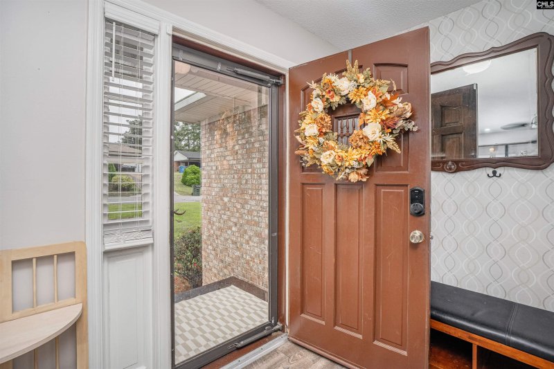 Property image 4 of 916 Mohegan Trail in Saluda River Estates, West Columbia, SC 29169