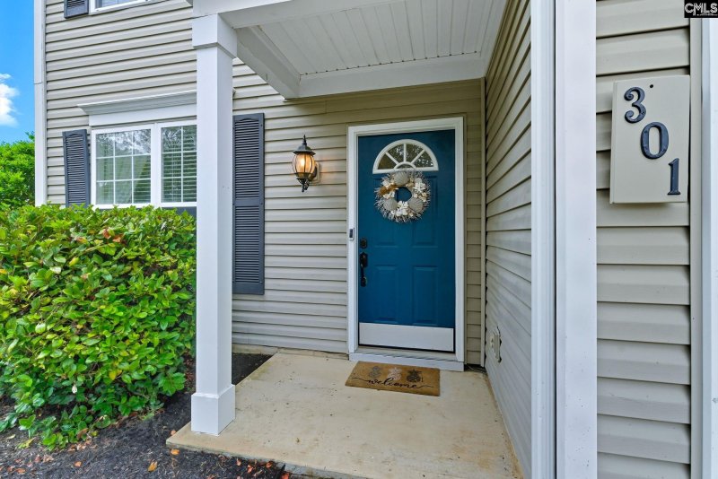 Property image 3 of 301 Cobbleview Drive in Maple Spring Farm, Lexington, SC 29072