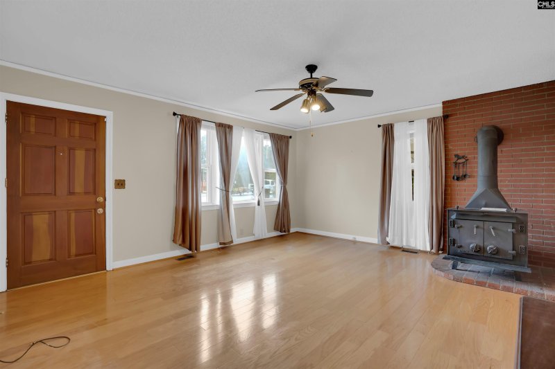 Property image 4 of 3004 Hilldale Road in Springdale, West Columbia, SC 29170