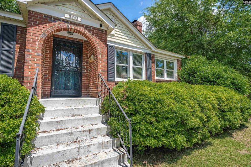 Property image 2 of 3803 Yale Avenue in Sherwood Forest, Columbia, SC 29205