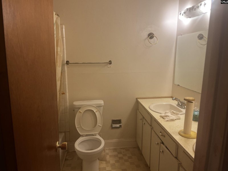 Property image 4 of 8206 Bayfield Road in Springwood Lakes, Columbia, SC 29223