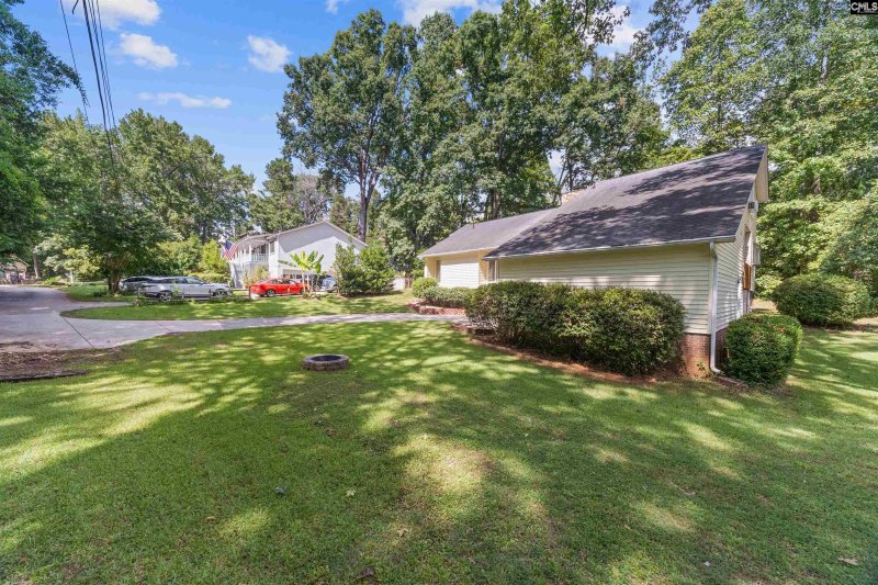 Property image 2 of 1056 Lofty Pines Drive in Murraywood, Columbia, SC 29212