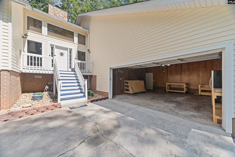 Property image 3 of 1056 Lofty Pines Drive in Murraywood, Columbia, SC 29212