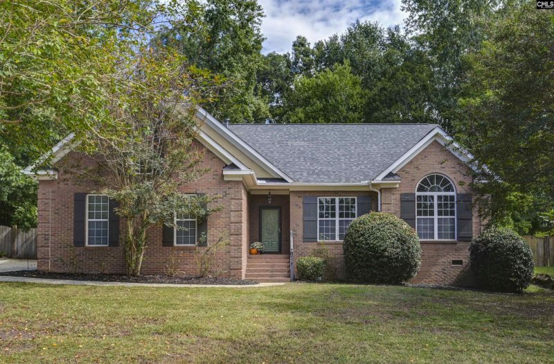 Corley Woods, Lexington Community
