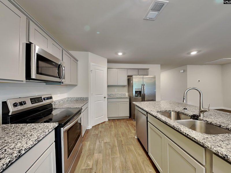 Property image 5 of 302 Crooked Pine Court in Honeytree, Columbia, SC 29061