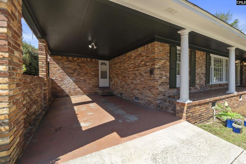 Property image 5 of 940 Gabriel Road in The Avenues, Cayce, SC 29033