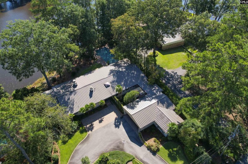 Property image 3 of 6342 Westshore Road in Forest Lake Estates, Columbia, SC 29206