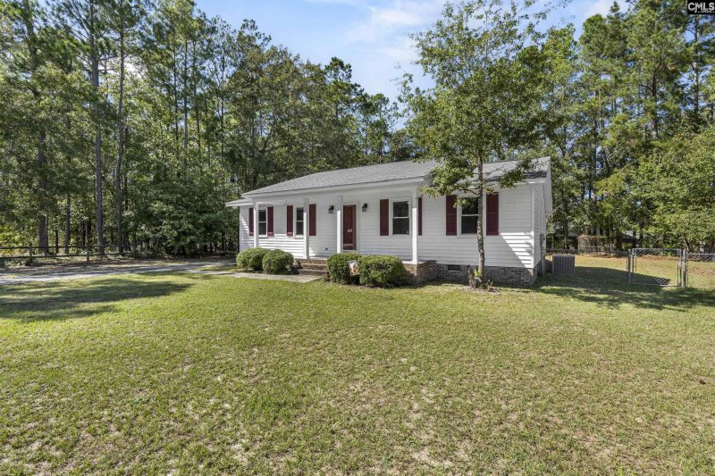 Property image 2 of 403 Revere Circle in Lafayette Square, Camden, SC 29020