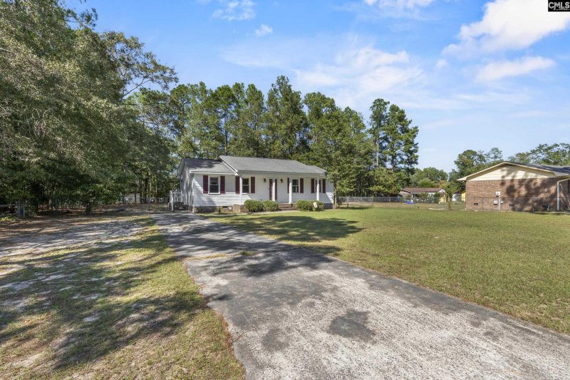 Property image 3 of 403 Revere Circle in Lafayette Square, Camden, SC 29020