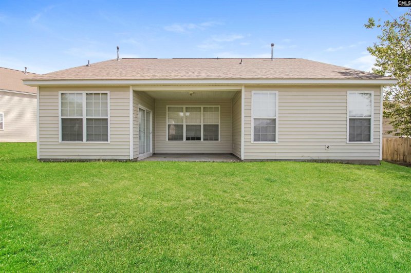 Property image 2 of 210 Wyndotte Court in Heritage Farm, Lexington, SC 29072