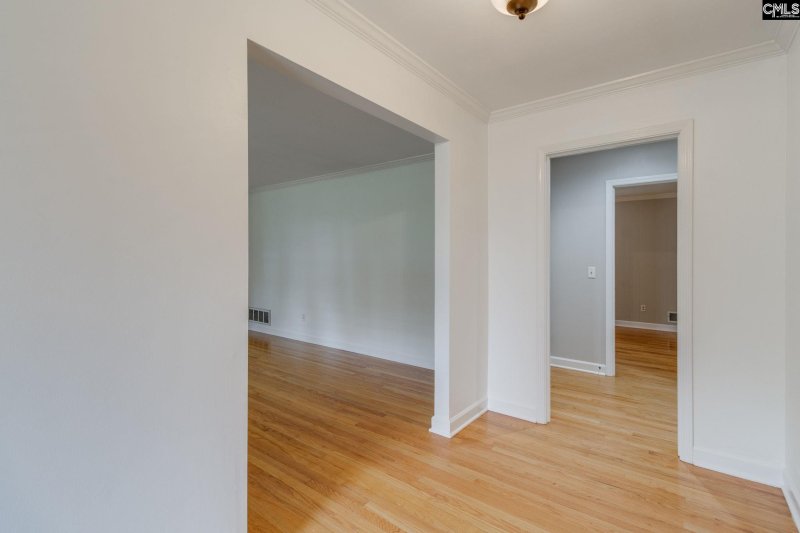 Property image 5 of 3910 Glenfield Road in Forest Lake, Columbia, SC 29206-2246