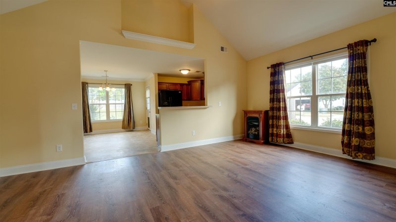 Property image 5 of 102 Burgundy Court in Summerland, Batesburg, SC 29006