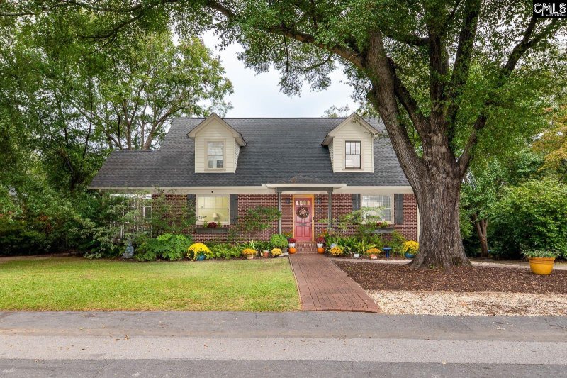 3218 Lakewood Avenue