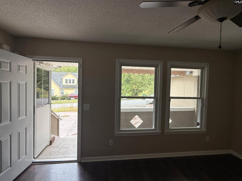 Property image 4 of 709 Meadowlake Drive in Meadowlake, Columbia, SC 29203