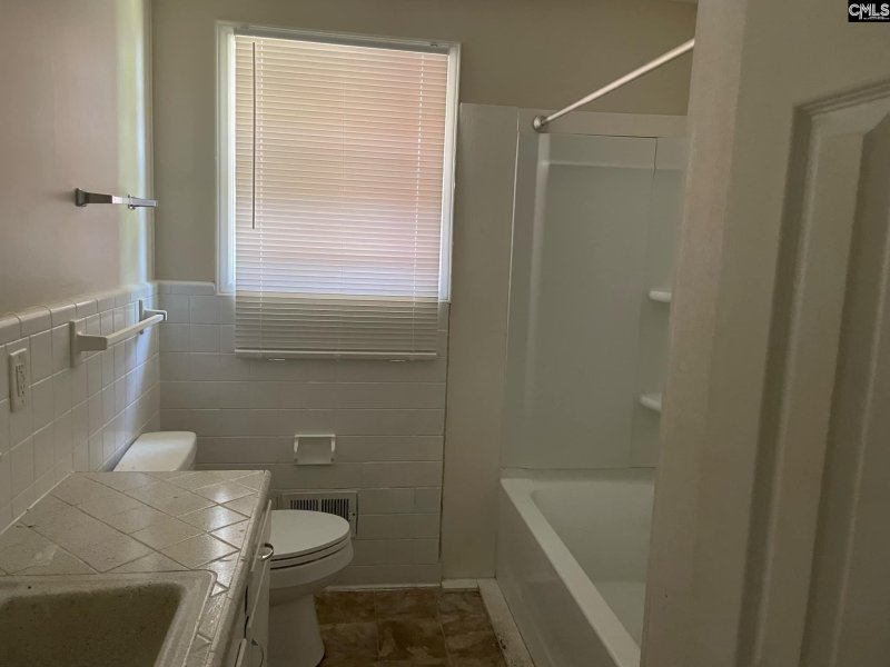 Property image 4 of 2135 Barhamville Road in Washington Heights, Columbia, SC 29204