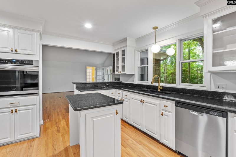 Property image 2 of 154 N Beaver Dam Road in Quail Valley, Columbia, SC 29212