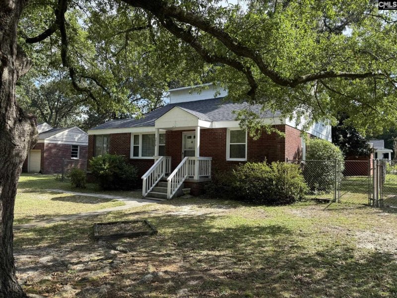 Property image 2 of 3840 Eureka Street in Rosewood, Columbia, SC 29205
