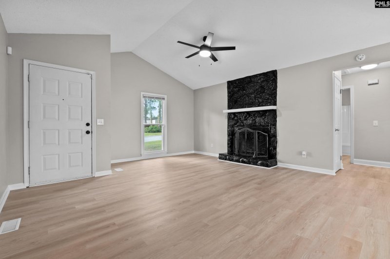 Property image 5 of 400 Ferncliffe Road in Briarcliffe Estates, Elgin, SC 29045