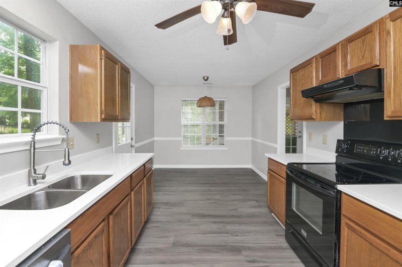 Property image 4 of 331 Three Oaks Drive in Garden Pond, Lexington, SC 29073