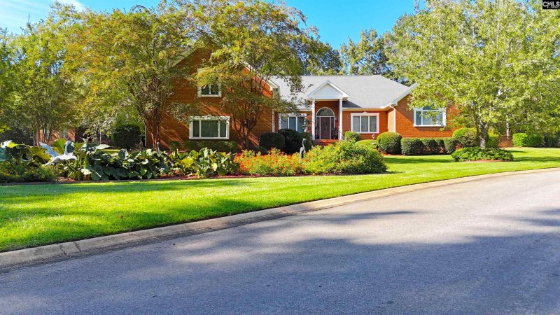 Beauclaire, Lexington Community