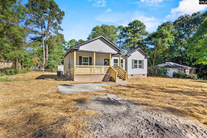 Property image 2 of 825 Apache Drive in Denny Terrace, Columbia, SC 29203