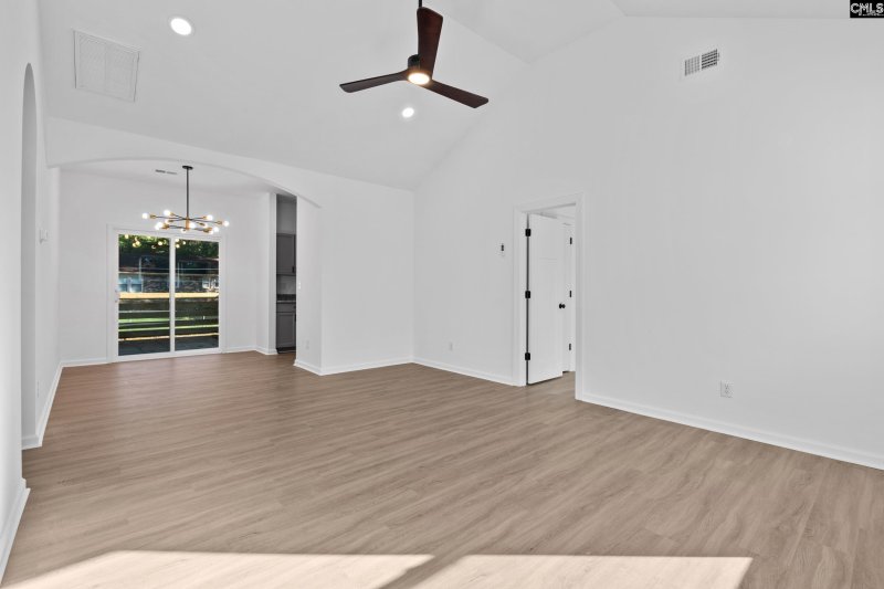 Property image 4 of 825 Apache Drive in Denny Terrace, Columbia, SC 29203