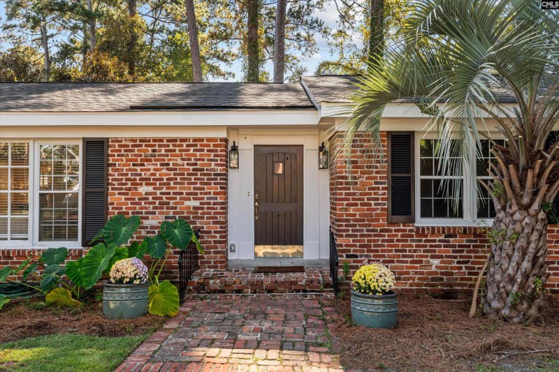 Property image 3 of 204 Pinebrook Road in Forest Lake Estates, Columbia, SC 29206