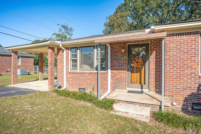 Property image 2 of 3002 Hilldale Road in Springdale, West Columbia, SC 29170