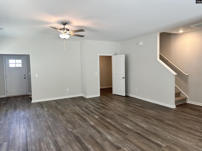 Property image 3 of 915 Blenheim Way in Winston Point, Gilbert, SC 29054