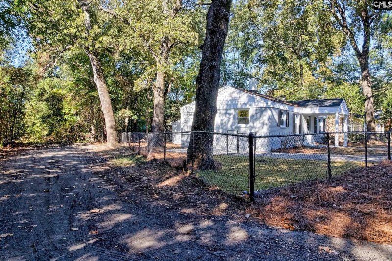 Property image 4 of 1804 13th Street in The Avenues, Cayce, SC 29033-3108