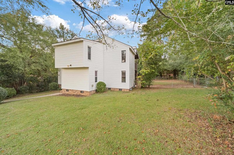 Property image 5 of 1420 S Woodstream Road in Murraywood, Columbia, SC 29212