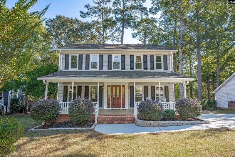 725 Mallard Lakes Drive