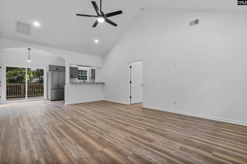 Property image 4 of 230 Pineneedle Road in Clairview Terrace, Columbia, SC 29203