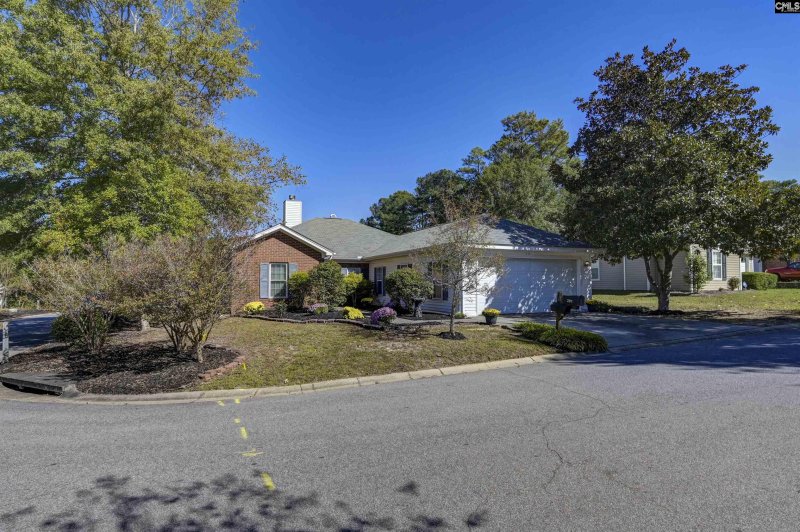 Property image 2 of 201 Twin Oaks Lane in Reflections, Columbia, SC 29209