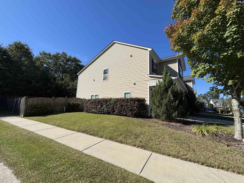 Property image 2 of 520 Spanish Leaf Lane in Oakwood Commons, West Columbia, SC 29169-3669