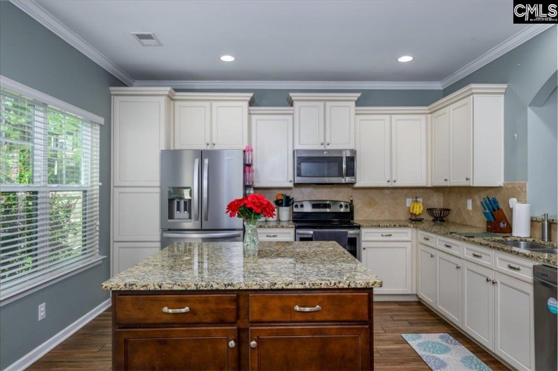 Property image 5 of 620 Blue Ledge Circle in Persimmon Grove, Lexington, SC 29072