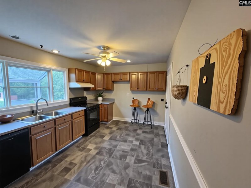 Property image 5 of 904 Cedar Terrace Road in Cedar Terrace, Columbia, SC 29209